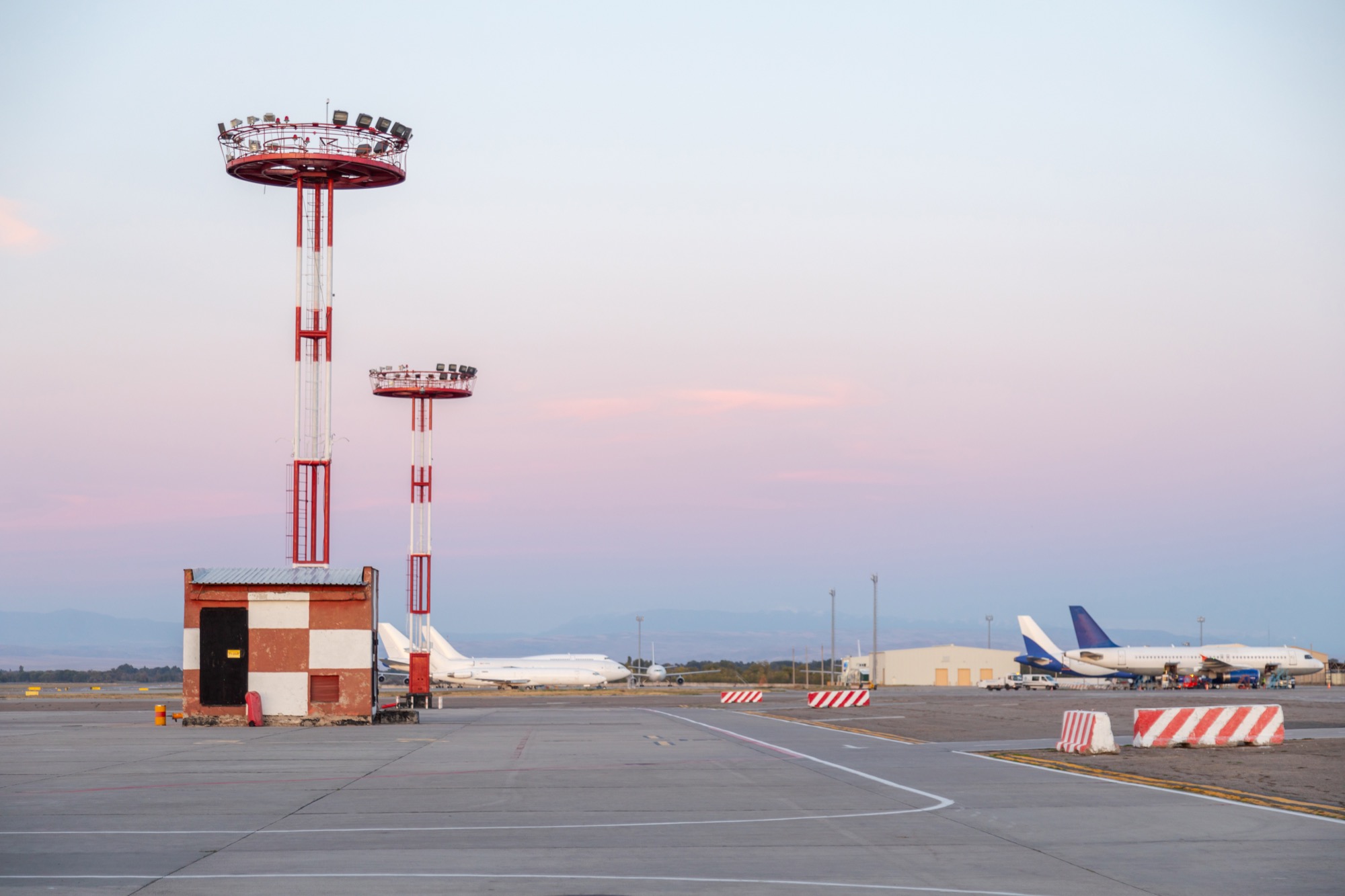 Quel aéroport choisir pour le Salento : Brindisi ou Bari ?